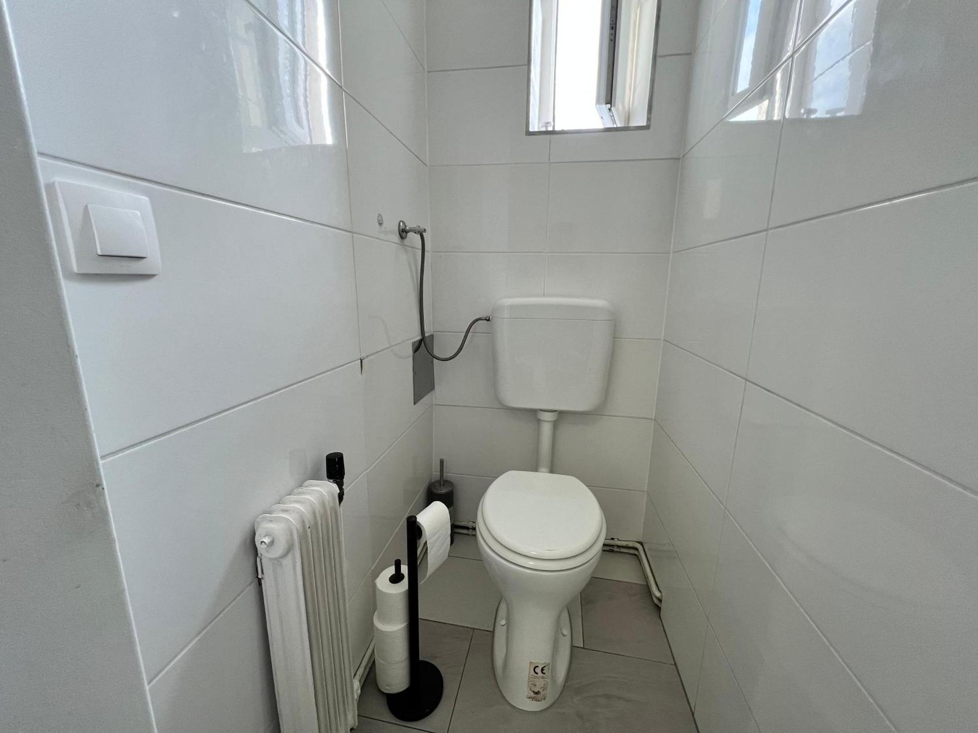 Apartament Cozy 4br Shared Apt.- Near U3/zippererstrasse *