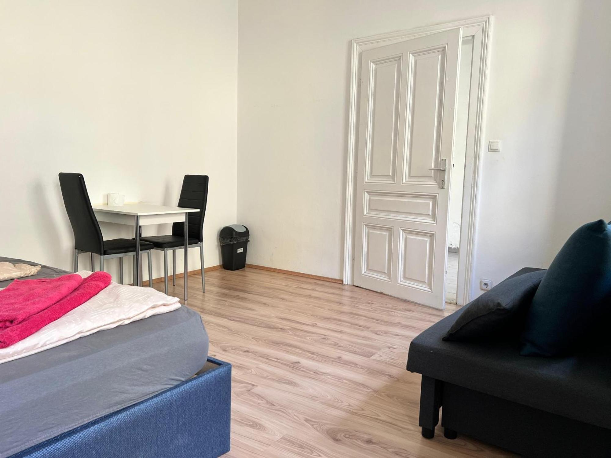 Apartament Cozy 4br Shared Apt.- Near U3/zippererstrasse *