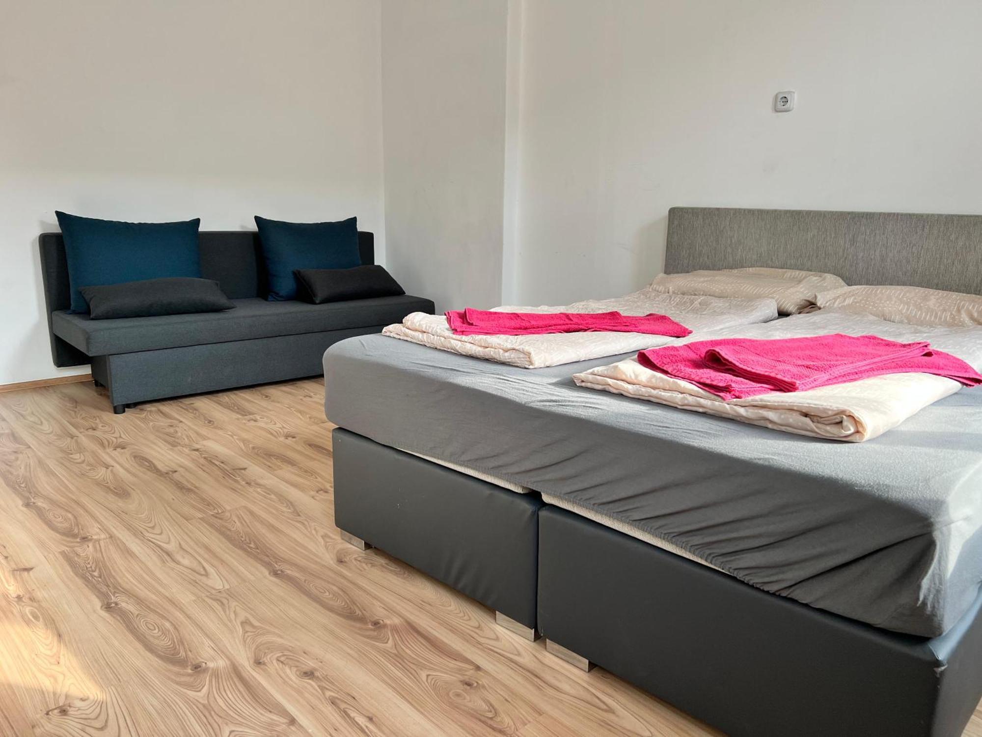 Apartament Cozy 4br Shared Apt.- Near U3/zippererstrasse *