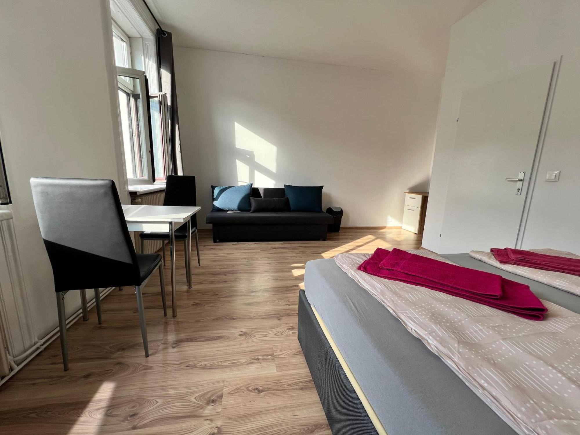 Cozy 4br Shared Apt.- Near U3/zippererstrasse Wien